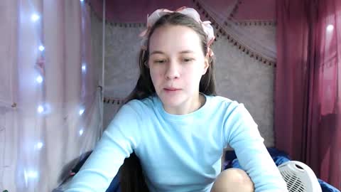 leila_bambi_ online show from February 5, 12:15 am