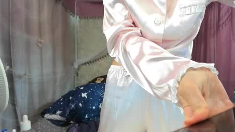 leila_bambi_ online show from March 2, 7:15 am