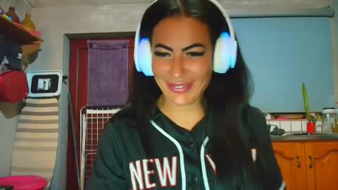 Snapshot of leila_lopexxx chatting on October 5, 11:46 pm Leila online show from October 5, 11:46 pm