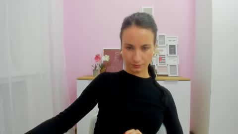 leilabloom online show from January 17, 4:47 pm