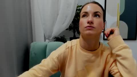 leilabloom online show from February 6, 11:54 am