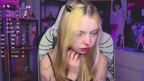 Leila online show from November 16, 4:01 pm