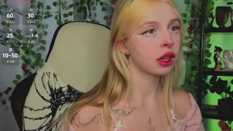 Leila online show from February 11, 3:39 pm