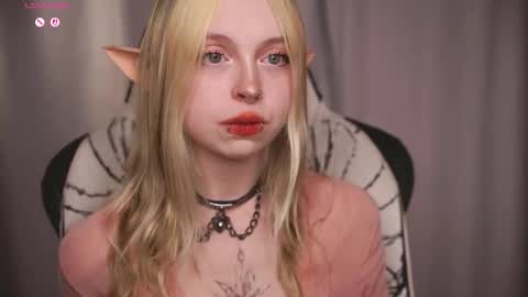 Leila online show from March 25, 2:12 pm