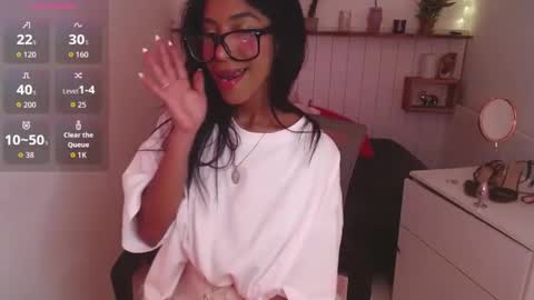 leilaebony_ online show from September 13, 1:44 pm