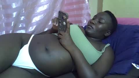 leilah_cute19 online show from May 13, 7:22 pm