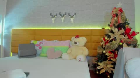   online show from November 10, 8:30 pm