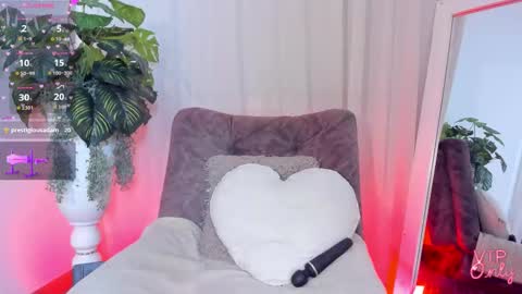 Snapshot of leilahiuston chatting on March 17, 9:18 pm online show from March 17, 9:18 pm