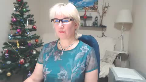 Snapshot of leilamays chatting on December 20, 11:21 am Leila Kinky online show from December 20, 11:21 am