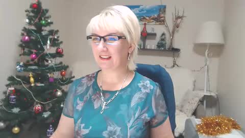 Snapshot of leilamays chatting on December 21, 6:52 am Leila Kinky online show from December 21, 6:52 am