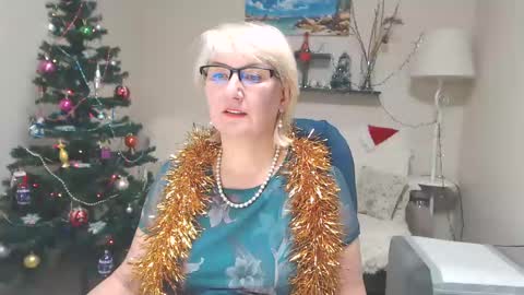 Snapshot of leilamays chatting on December 23, 11:36 am Leila Kinky online show from December 23, 11:36 am
