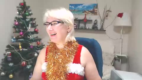 Snapshot of leilamays chatting on December 26, 12:38 pm Leila Kinky online show from December 26, 12:38 pm