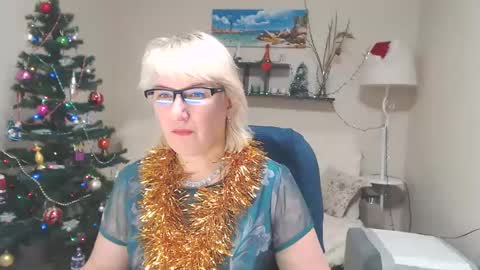 Snapshot of leilamays chatting on December 29, 4:59 am Leila Kinky online show from December 29, 4:59 am