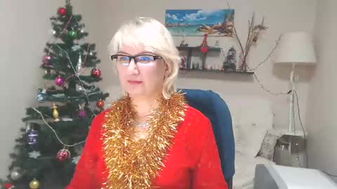 Snapshot of leilamays chatting on January 4, 11:11 am Leila Kinky online show from January 4, 11:11 am