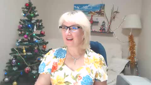 Snapshot of leilamays chatting on January 11, 11:12 am Leila Kinky online show from January 11, 11:12 am