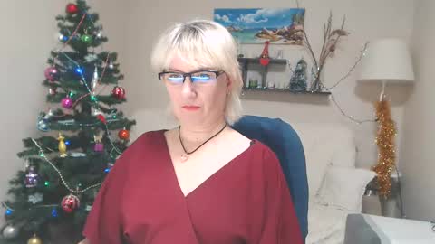 Snapshot of leilamays chatting on January 15, 6:22 am Leila Kinky online show from January 15, 6:22 am