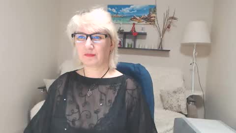 Snapshot of leilamays chatting on January 19, 5:48 am Leila Kinky online show from January 19, 5:48 am