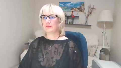 Snapshot of leilamays chatting on January 23, 6:17 am Leila Kinky online show from January 23, 6:17 am