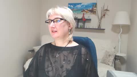 Snapshot of leilamays chatting on January 31, 5:40 am Leila Kinky online show from January 31, 5:40 am