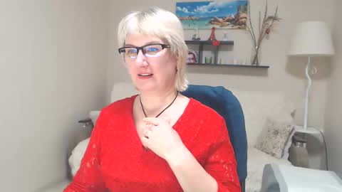 Snapshot of leilamays chatting on February 3, 8:24 am Leila Kinky online show from February 3, 8:24 am
