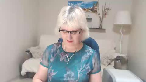 Snapshot of leilamays chatting on February 7, 1:11 pm Leila Kinky online show from February 7, 1:11 pm