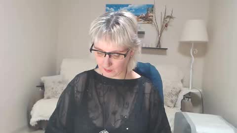 Snapshot of leilamays chatting on February 12, 12:22 pm Leila Kinky online show from February 12, 12:22 pm