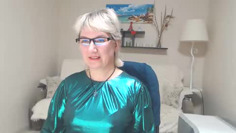 Snapshot of leilamays chatting on February 19, 12:44 pm Leila Kinky online show from February 19, 12:44 pm