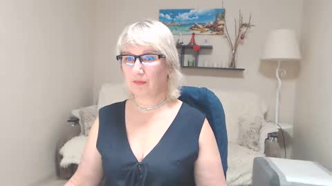 Snapshot of leilamays chatting on February 22, 9:01 am Leila Kinky online show from February 22, 9:01 am