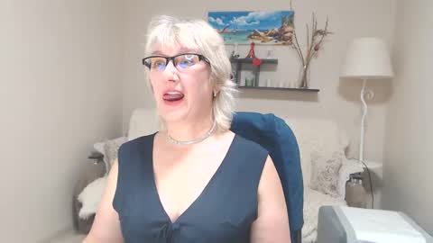 Snapshot of leilamays chatting on February 22, 12:08 pm Leila Kinky online show from February 22, 12:08 pm