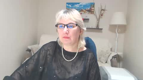 Snapshot of leilamays chatting on February 26, 7:31 am Leila Kinky online show from February 26, 7:31 am