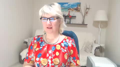 Snapshot of leilamays chatting on February 28, 6:10 am Leila Kinky online show from February 28, 6:10 am