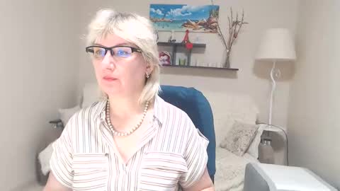 Snapshot of leilamays chatting on March 7, 6:02 am Leila Kinky online show from March 7, 6:02 am