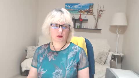 Snapshot of leilamays chatting on March 12, 4:41 am Leila Kinky online show from March 12, 4:41 am