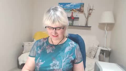 Snapshot of leilamays chatting on March 12, 11:53 am Leila Kinky online show from March 12, 11:53 am