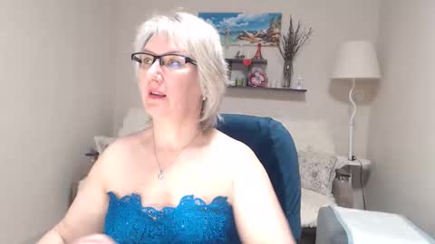 Leila Kinky online show from April 1, 7:31 am