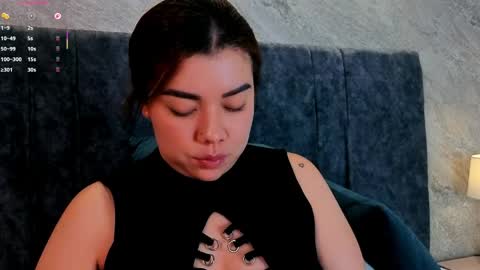 Snapshot of leilapons chatting on April 5, 6:49 pm leilapons online show from April 5, 6:49 pm