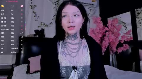 Snapshot of lein_bone chatting on October 14, 12:11 am Lein online show from October 14, 12:11 am