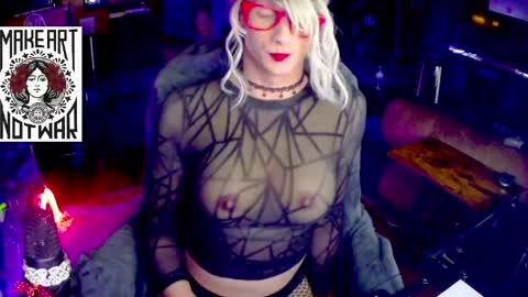 Snapshot of lemon_stealing_whore chatting on May 15, 11:01 pm Lemon Stealing Whore online show from May 15, 11:01 pm