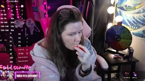 Junie 3 online show from February 13, 10:34 am