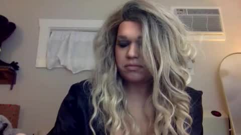 Snapshot of lemonkuilt chatting on January 4, 6:19 am Jennifer online show from January 4, 6:19 am