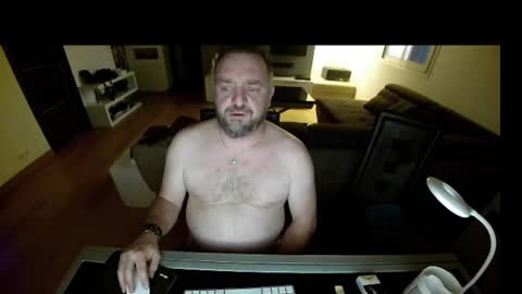 Snapshot of lemouth006 chatting on December 22, 6:49 am Ange online show from December 22, 6:49 am