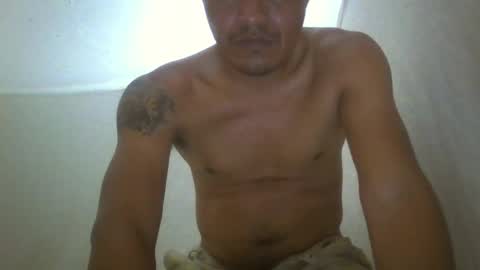 Snapshot of len0n_ chatting on September 13, 4:12 am Lenon online show from September 13, 4:12 am