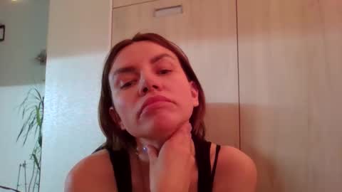 lena6122000 online show from June 4, 5:30 pm