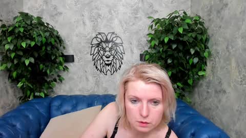 Lena online show from December 19, 1:51 pm