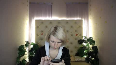 Lena online show from December 28, 10:14 am