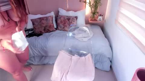 Lena Paul online show from February 17, 2:24 pm