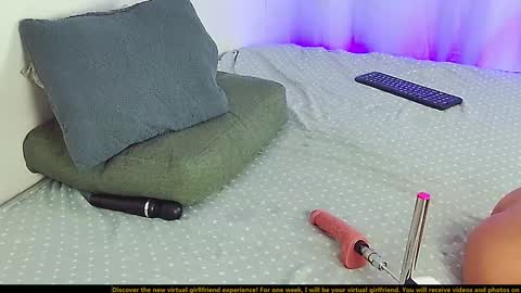 Lenaandwilliam online show from January 1, 1:15 am