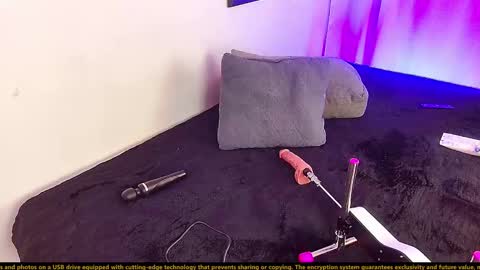 Lenaandwilliam online show from January 3, 5:20 pm