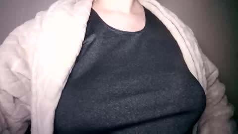 Snapshot of lenagolden chatting on February 23, 3:42 pm lenagolden online show from February 23, 3:42 pm