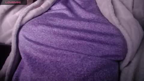 Snapshot of lenagolden chatting on February 25, 5:44 pm lenagolden online show from February 25, 5:44 pm